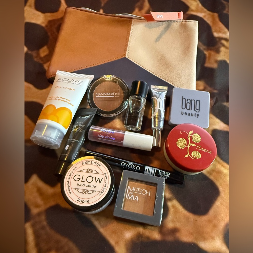 Makeup bundle with Ipsy cosmetic bag. See pics for more details.